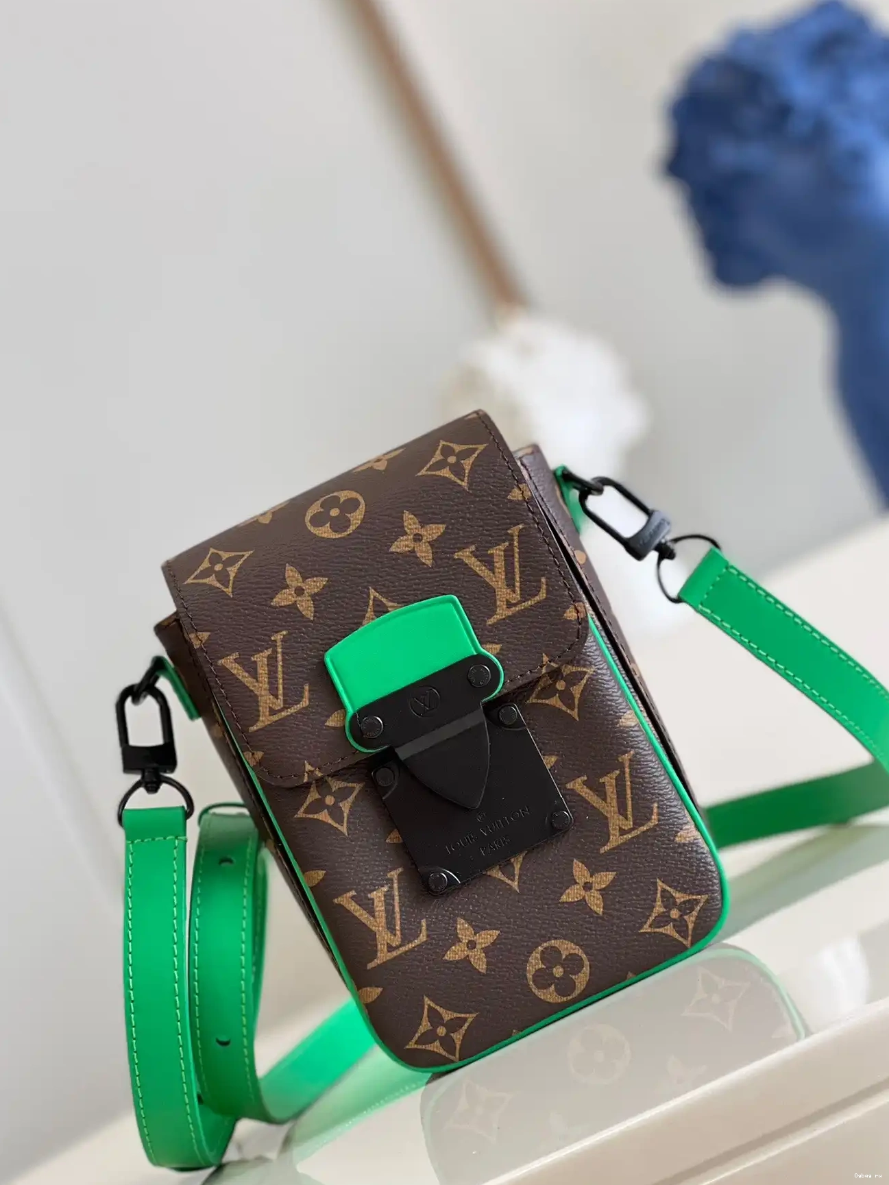 LOUIS S-LOCK WALLET VUITTON VERTICAL WEARABLE 0704